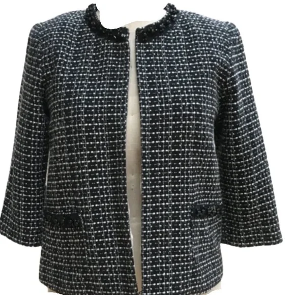 Women's Black and White Tweed Jacket - Picture 14 of 14